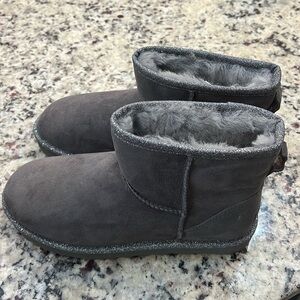 💝 Size 8 UGGs grey with sparkles ✨✨